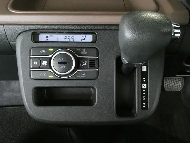 ダイハツ　ムーヴ　キャンバス