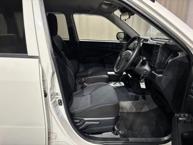 トヨタ　プロボックスバン　２ＷＤ
