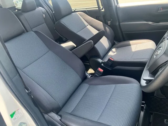トヨタ ノア 4WD