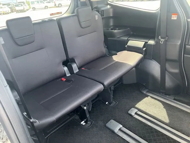 トヨタ ノア 4WD