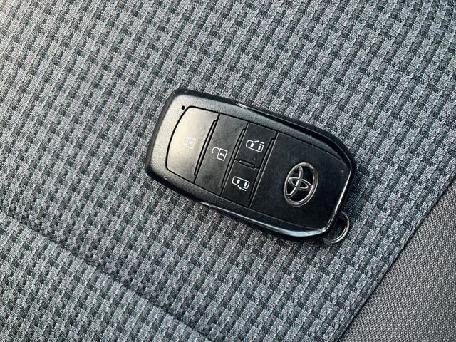 トヨタ ノア 4WD