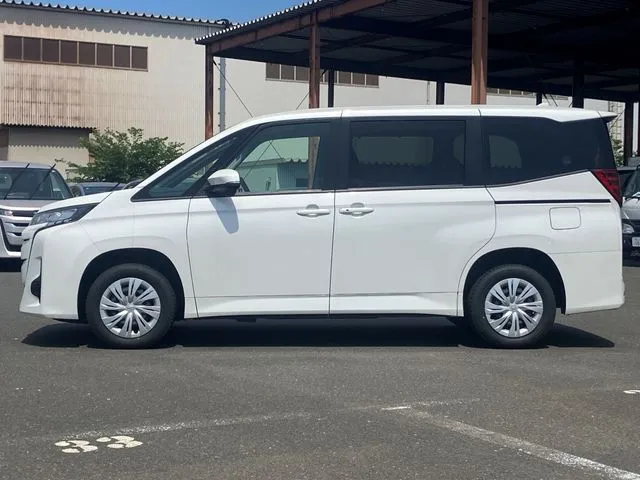 トヨタ ノア 4WD