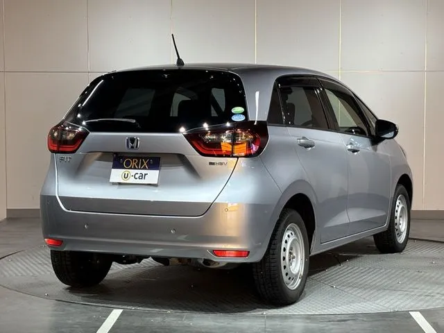 ホンダ　フィット　ｅ：ＨＥＶ　４ＷＤ