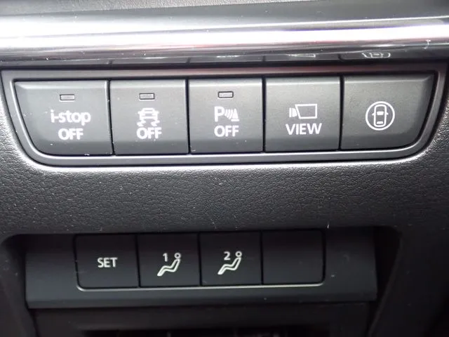 ＭＡＺＤＡ３　ファストバック（マツダ）の車両写真
