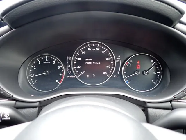 ＭＡＺＤＡ３　ファストバック（マツダ）の車両写真