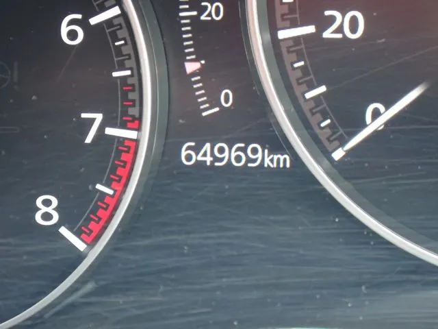 ＭＡＺＤＡ３　ファストバック（マツダ）の車両写真