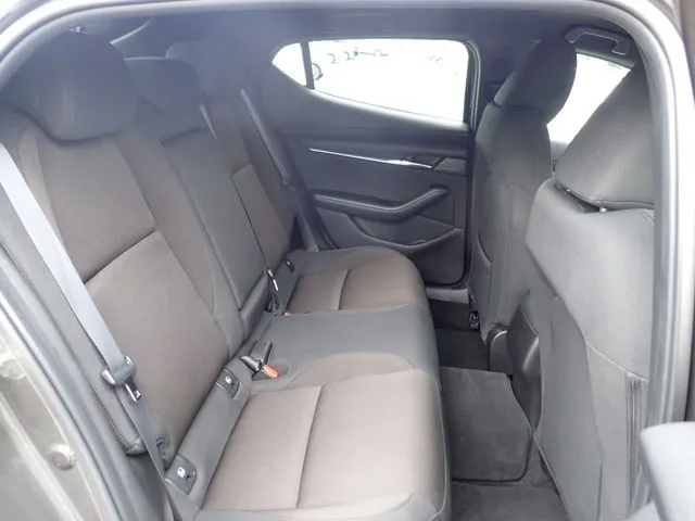 ＭＡＺＤＡ３　ファストバック（マツダ）の車両写真