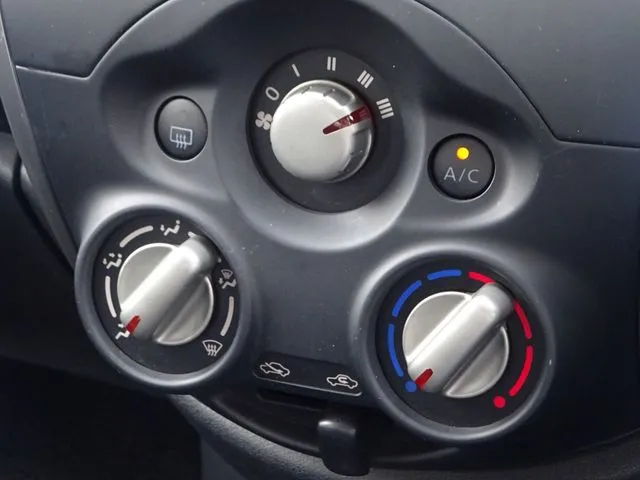 マーチ（ニッサン）の車両写真