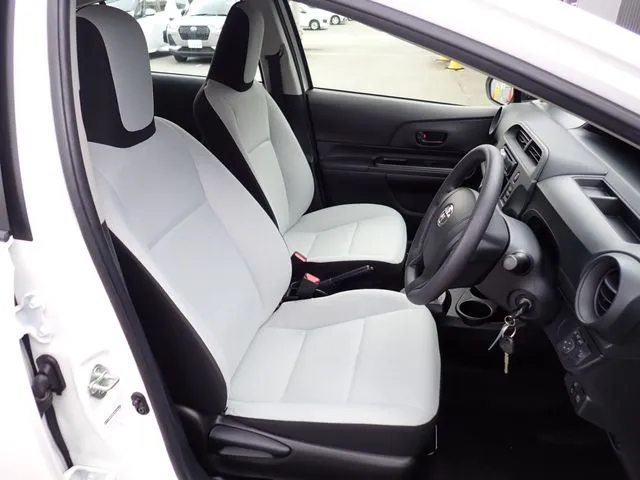 アクア(トヨタ)の車両写真