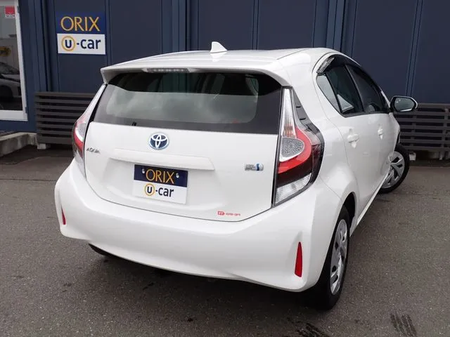 アクア(トヨタ)の車両写真