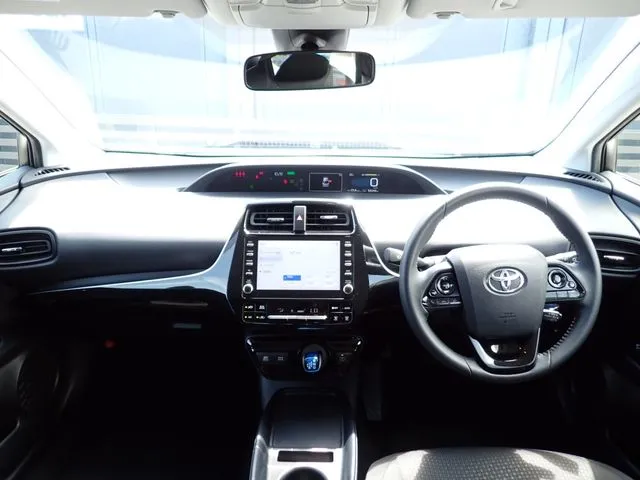 プリウス(トヨタ)の車両写真