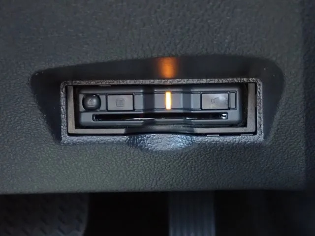 プリウス(トヨタ)の車両写真