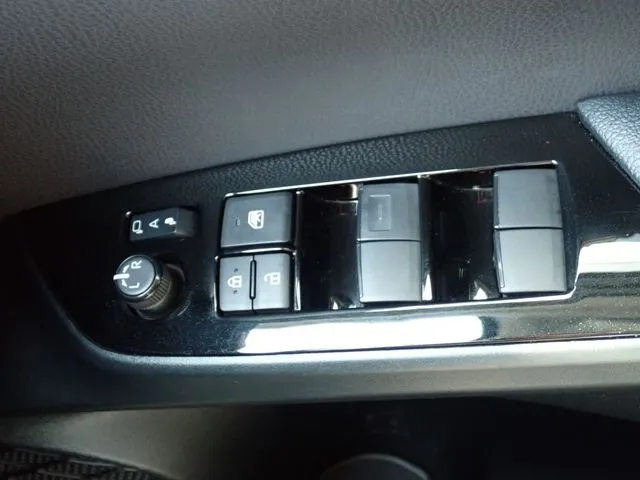 プリウス(トヨタ)の車両写真