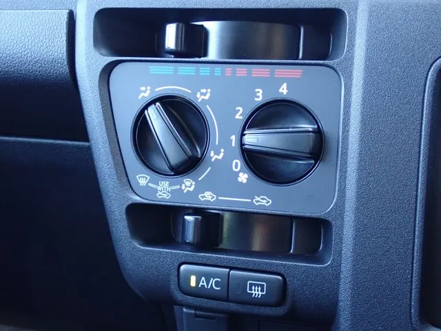 ハイゼットカーゴ 4WD(ダイハツ)の車両写真