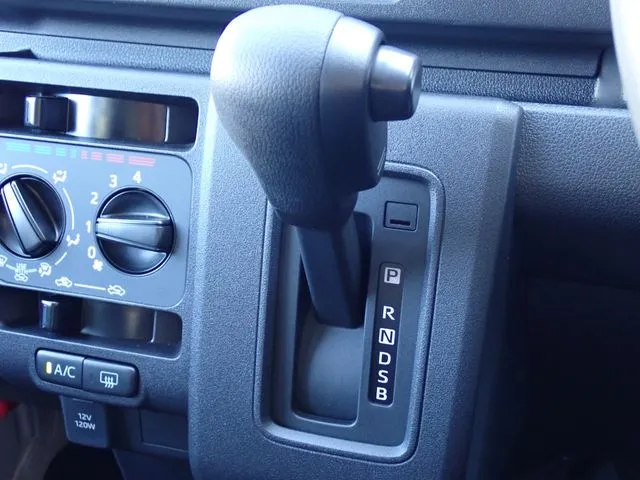 ハイゼットカーゴ 4WD(ダイハツ)の車両写真