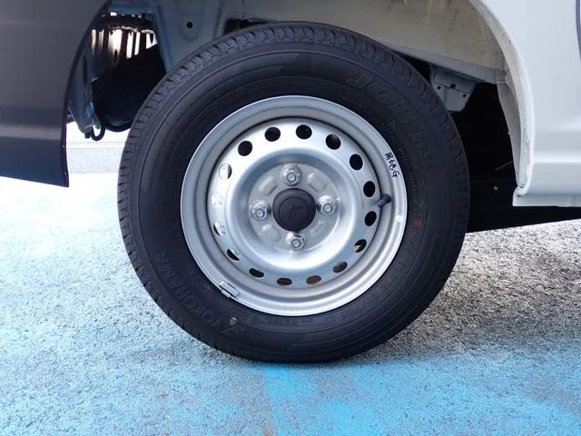 ハイゼットカーゴ 4WD(ダイハツ)の車両写真
