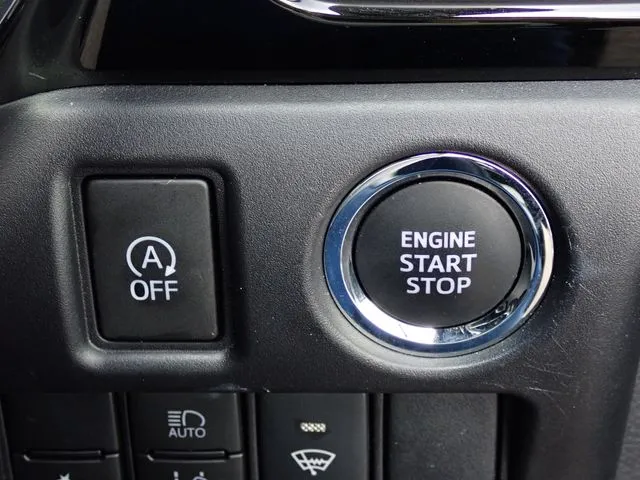 ヴォクシー 4WD(トヨタ)の車両写真