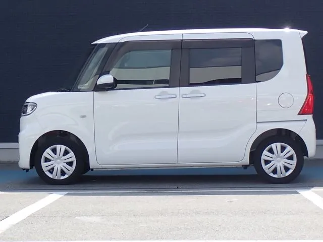 タント(ダイハツ)の車両写真