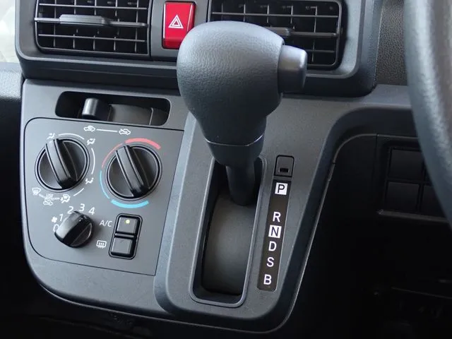 タント(ダイハツ)の車両写真