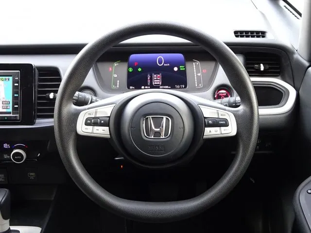 ホンダ フィット e:HEV 4WD