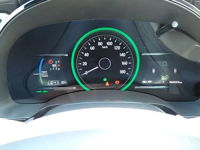 シャトル　ハイブリッド（ホンダ）の車両写真