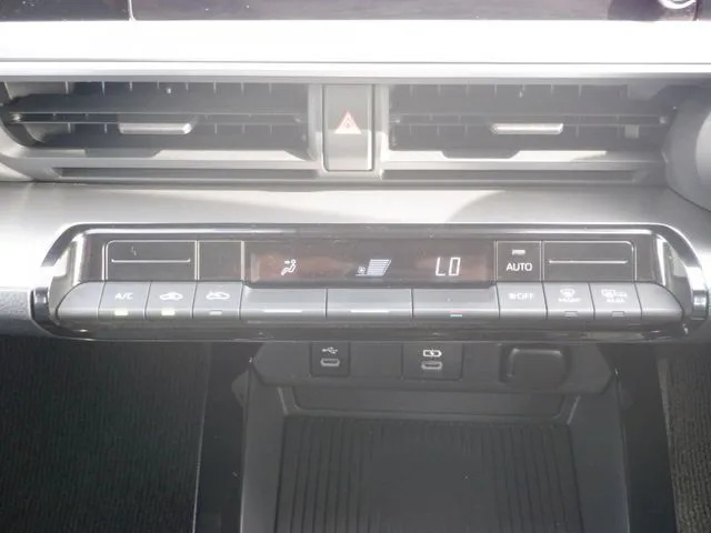 プリウス(トヨタ)の車両写真