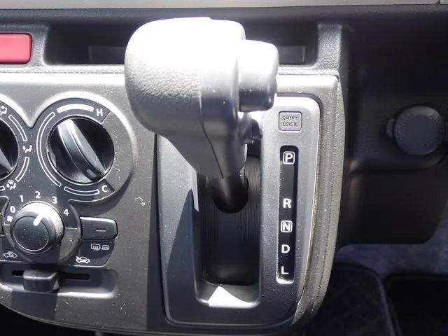 アルト　４ＷＤ（スズキ）の車両写真