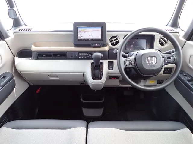 ホンダ　Ｎ　ＢＯＸ　４ＷＤ