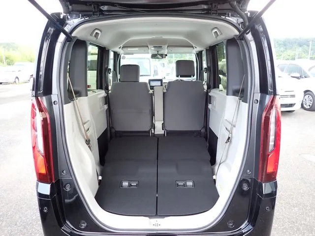 ホンダ　Ｎ　ＢＯＸ　４ＷＤ