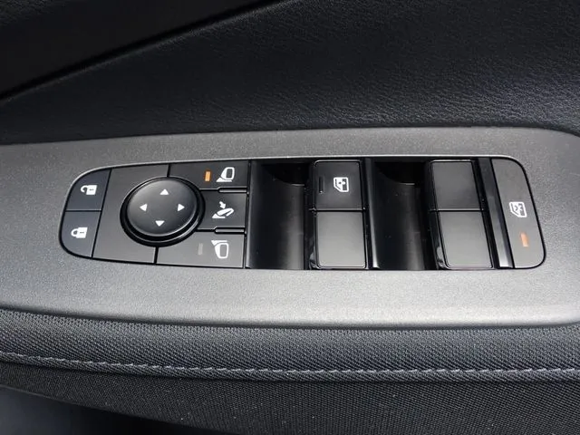 ノート 4WD(ニッサン)の車両写真