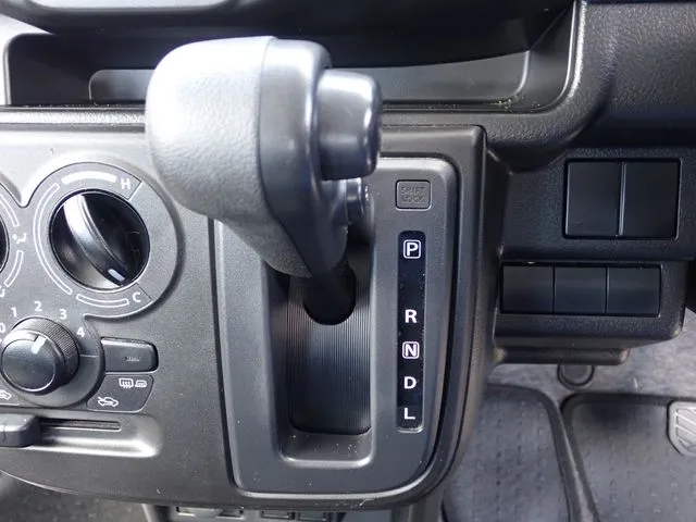 アルト 4WD(スズキ)の車両写真