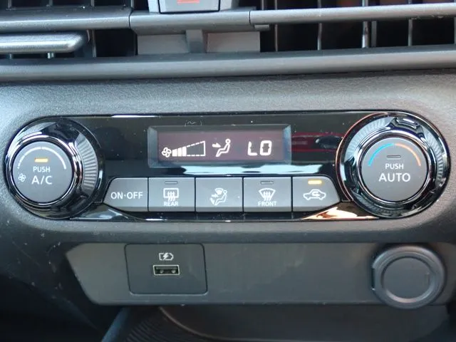 ノート（ニッサン）の車両写真
