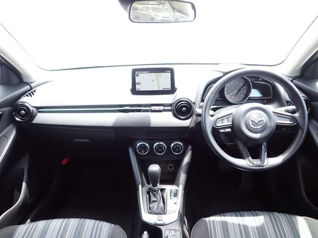 MAZDA2(マツダ)の車両写真