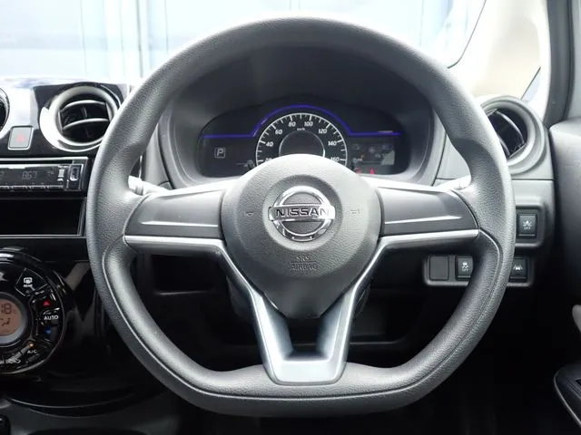 ノート（ニッサン）の車両写真