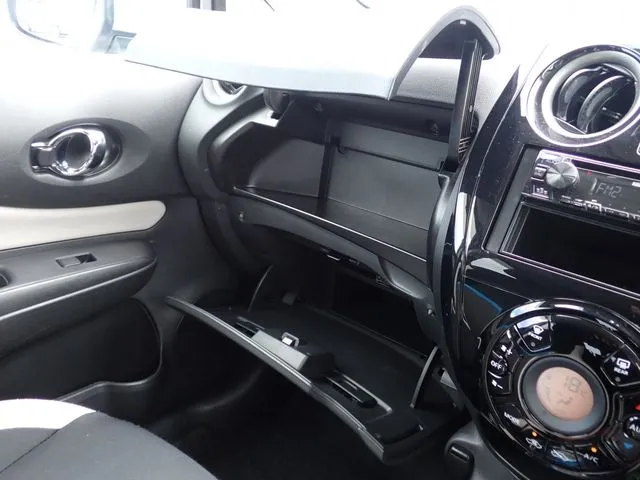 ノート（ニッサン）の車両写真
