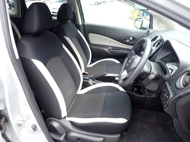 ノート（ニッサン）の車両写真