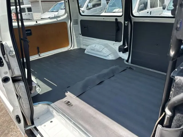 マツダ　ボンゴバン　１．１５ｔ　２ＷＤ