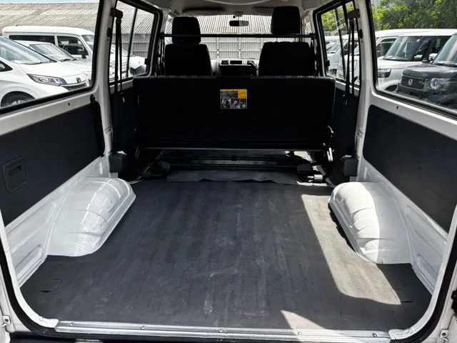 マツダ　ボンゴバン　１．１５ｔ　２ＷＤ