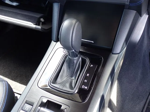 レガシィB4(スバル)の車両写真