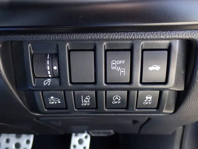 レガシィB4(スバル)の車両写真