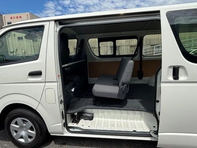 トヨタ ハイエースバン 1.25t 2WD
