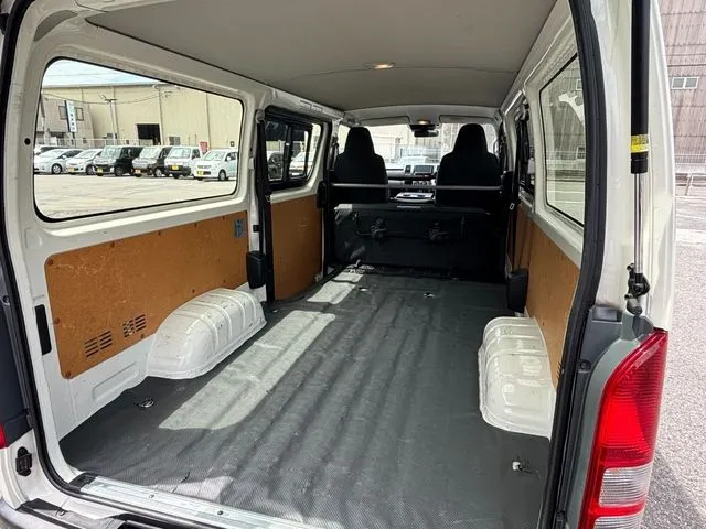 トヨタ ハイエースバン 1.25t 2WD