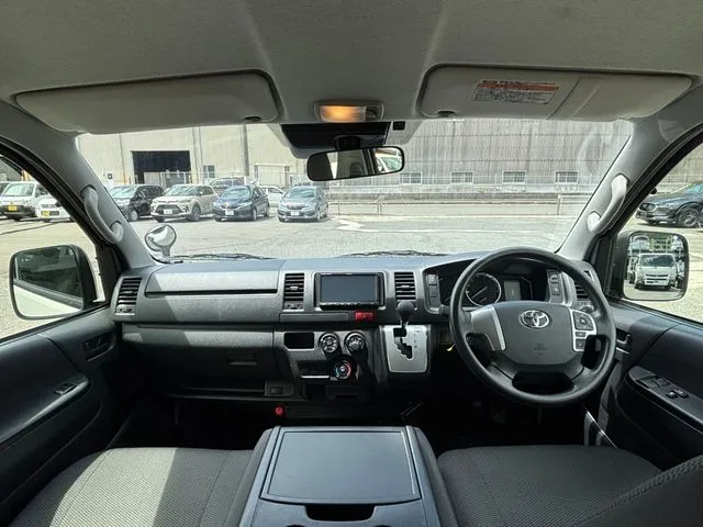 トヨタ ハイエースバン 1.25t 2WD