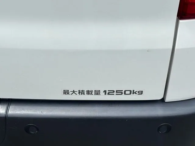 トヨタ ハイエースバン 1.25t 2WD