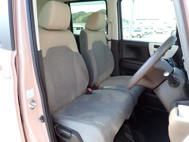 N BOX(ホンダ)の車両写真