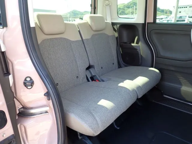 N BOX(ホンダ)の車両写真