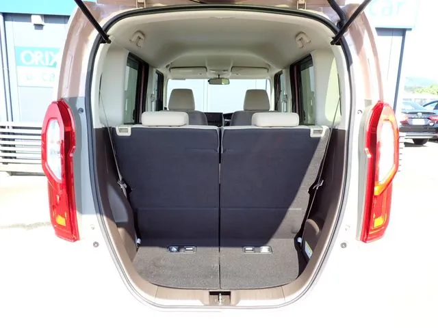 N BOX(ホンダ)の車両写真