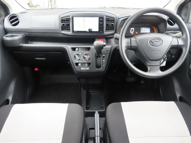 ミラ　イース（ダイハツ）の車両写真