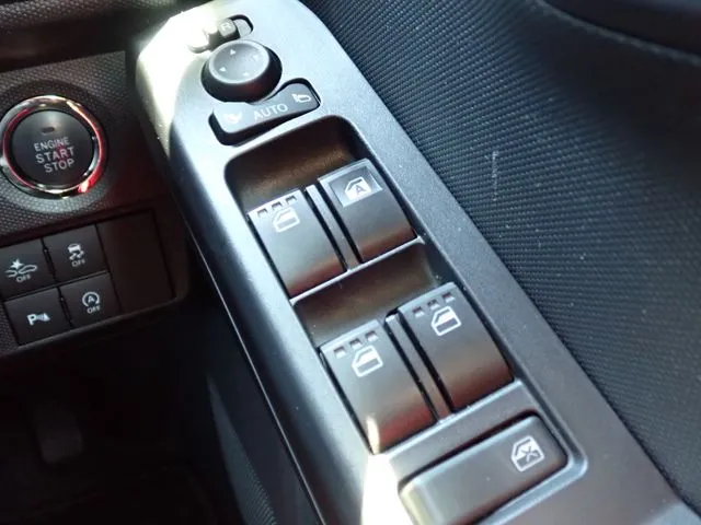 タフト（ダイハツ）の車両写真