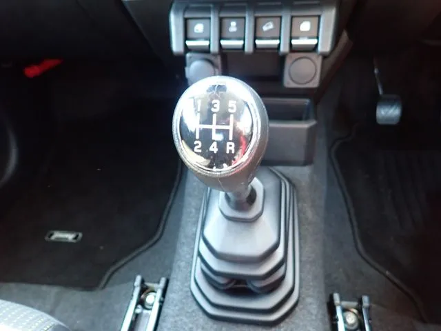 ジムニー 4WD(スズキ)の車両写真